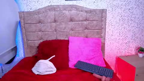 Snapshot of mily_lu chatting on June 27, 4:06 am mily online show from June 27, 4:06 am