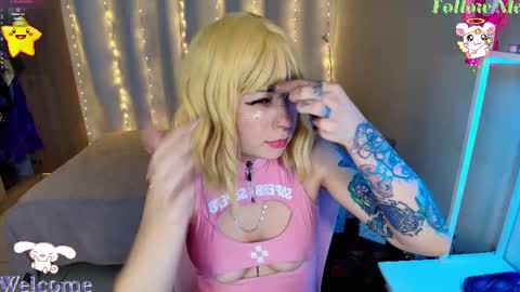 mily_milk_ online show from March 19, 7:34 am