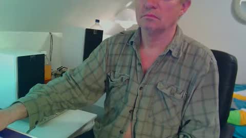 Snapshot of milymen26 chatting on April 26, 8:50 pm Milymen26 Polish man master fereskik straight mature online show from April 26, 8:50 pm