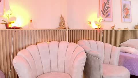 Snapshot of milyrouse___ chatting on January 24, 9:39 am Milly online show from January 24, 9:39 am