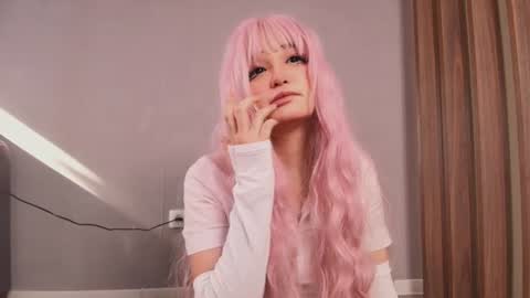 Snapshot of mimi_cuute chatting on June 10, 2:34 am mimi cuute online show from June 10, 2:34 am