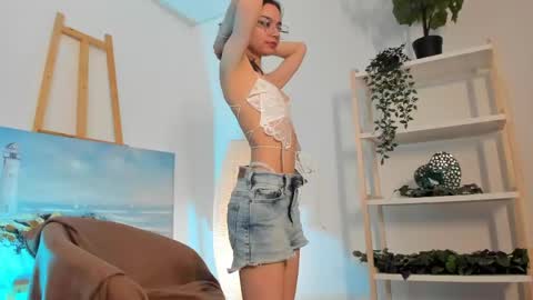 Snapshot of mimi_petitte chatting on May 11, 2:45 pm Mimi online show from May 11, 2:45 pm