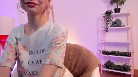 Snapshot of mimi_petitte chatting on May 30, 1:52 pm Mimi online show from May 30, 1:52 pm