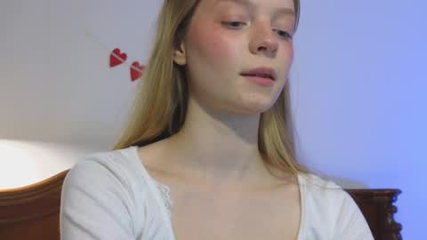 mimichelle online show from December 8, 4:57 am