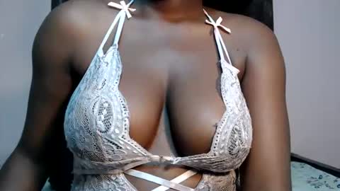 mimiebony online show from July 14, 10:21 am