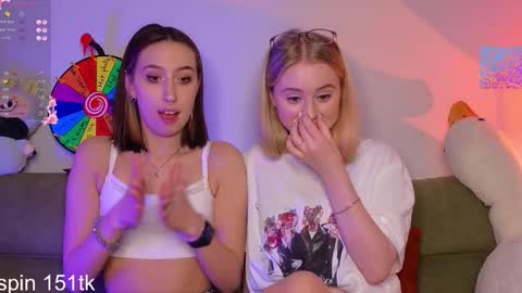 Snapshot of mimipaws chatting on February 18, 7:43 pm MilaBlack and StacyBlonde Today unboxing Lovens OMG online show from February 18, 7:43 pm