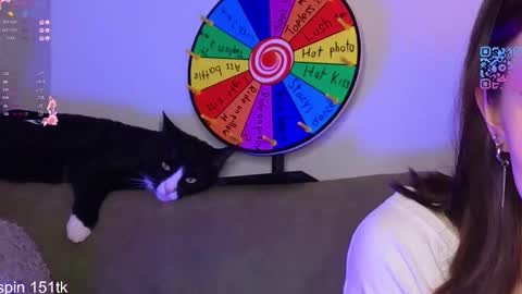 Snapshot of mimipaws chatting on February 26, 9:58 pm MilaBlack and StacyBlonde Today unboxing Lovens OMG online show from February 26, 9:58 pm