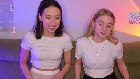 Snapshot of mimipaws chatting on April 1, 8:17 pm MilaBlack and StacyBlonde Today unboxing Lovens OMG online show from April 1, 8:17 pm