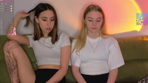 Snapshot of mimipaws chatting on May 1, 7:07 pm MilaBlack and StacyBlonde Today unboxing Lovens OMG online show from May 1, 7:07 pm