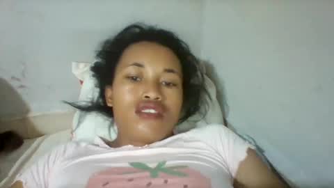 Snapshot of mimisexy295320 chatting on December 21, 9:33 am mimisexy295320 online show from December 21, 9:33 am