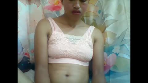 Snapshot of mimisexy295320 chatting on February 3, 9:30 am mimisexy295320 online show from February 3, 9:30 am