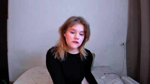 hi Im Mina  online show from January 7, 4:29 am