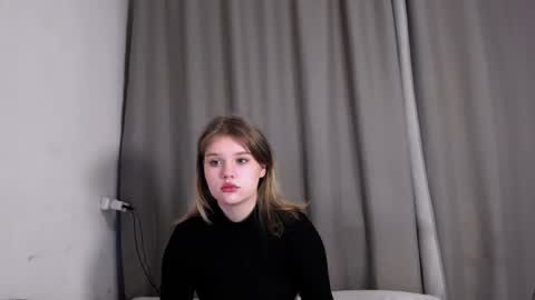 hi Im Mina  online show from January 16, 1:37 am