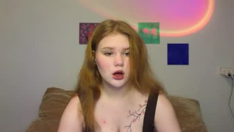hi Im Mina  online show from May 7, 2:39 am