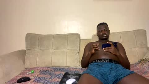 Snapshot of mina_gustavoh chatting on June 21, 12:52 pm sexy couple online show from June 21, 12:52 pm