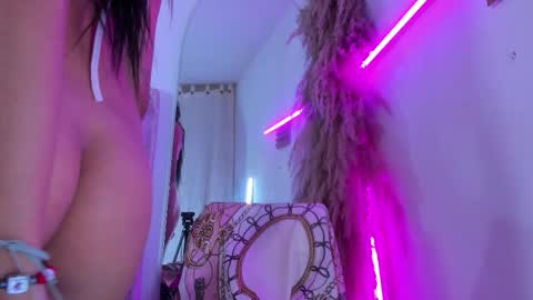 minari_ online show from February 21, 11:17 pm