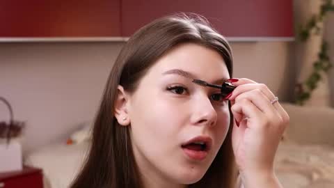 Snapshot of minditrelles chatting on October 4, 7:17 am Mindi online show from October 4, 7:17 am