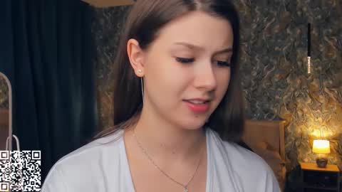 Snapshot of minditrelles chatting on November 27, 7:10 am Mindi online show from November 27, 7:10 am