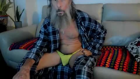 Snapshot of mindphuk chatting on November 16, 2:17 am mindphuk online show from November 16, 2:17 am