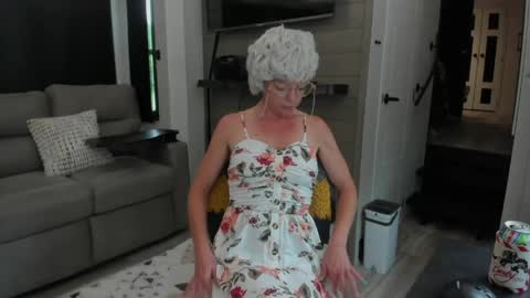 Snapshot of mindymars chatting on May 29, 2:59 pm Mindy Mars online show from May 29, 2:59 pm