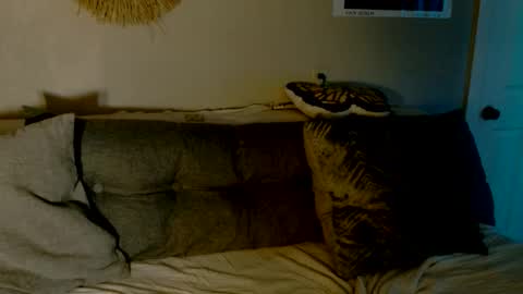 Mindy online show from December 14, 2:17 am