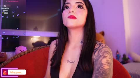Snapshot of ming_yue_ chatting on October 8, 5:05 am My name is Fer Nice to meet you give it a thumbs up please its important online show from October 8, 5:05 am