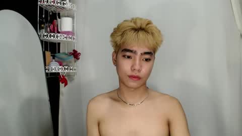 mingkla_man online show from May 1, 8:41 am