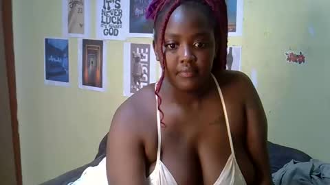 mini_karee online show from March 5, 4:36 pm
