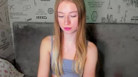 Snapshot of minidiva_ chatting on November 27, 9:17 pm Amelia online show from November 27, 9:17 pm