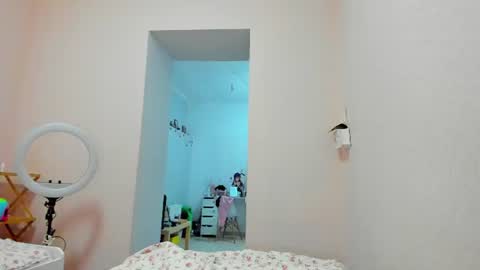 Amelia online show from June 20, 8:55 pm