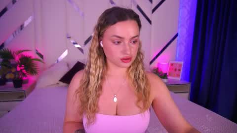 minifox_ online show from November 2, 8:28 am