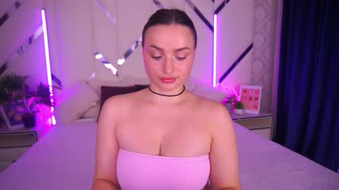 minifox_ online show from November 22, 8:35 am