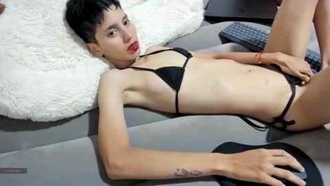 Snapshot of minilolyi chatting on October 18, 11:49 pm Loly online show from October 18, 11:49 pm