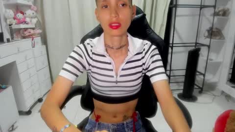 Snapshot of minilolyi chatting on November 28, 4:09 pm Loly online show from November 28, 4:09 pm