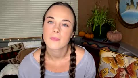 minimaggie online show from October 24, 7:54 pm