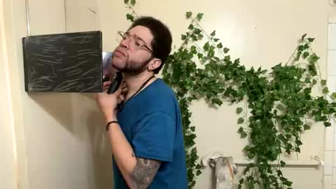 Snapshot of minimoose1003 chatting on March 14, 8:58 pm minimoose1003 online show from March 14, 8:58 pm