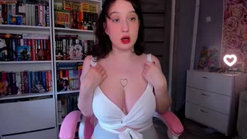 Snapshot of minionkaaa chatting on October 11, 5:17 am Ariana online show from October 11, 5:17 am