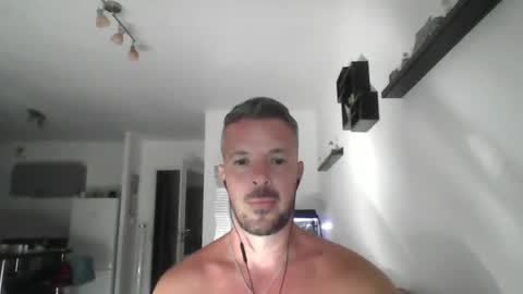 Snapshot of minka28 chatting on July 17, 5:07 pm minka28 online show from July 17, 5:07 pm