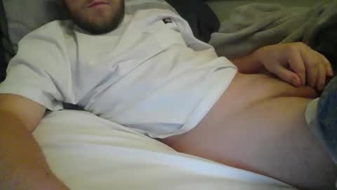 Snapshot of minnesotaguy2525 chatting on December 21, 2:41 am Minnesota Guy online show from December 21, 2:41 am