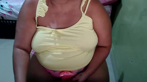 Snapshot of minnie_bbw69 chatting on January 24, 1:03 am Andrea online show from January 24, 1:03 am