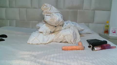 Snapshot of minnie_spice chatting on September 25, 8:01 pm lex online show from September 25, 8:01 pm