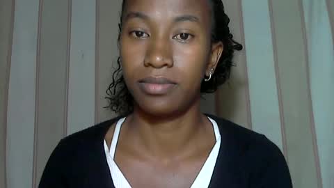 Snapshot of minouch211907 chatting on February 15, 10:31 pm minouch211907 online show from February 15, 10:31 pm