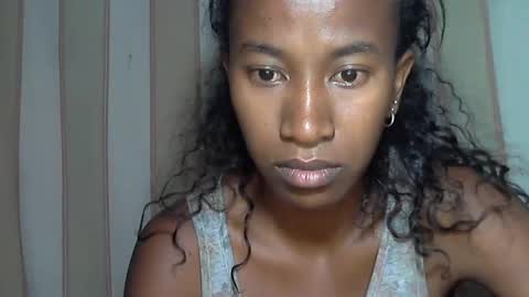 Snapshot of minouch211907 chatting on February 18, 3:10 am minouch211907 online show from February 18, 3:10 am