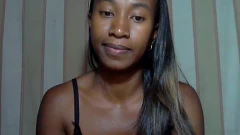 Snapshot of minouch211907 chatting on February 21, 11:21 pm minouch211907 online show from February 21, 11:21 pm