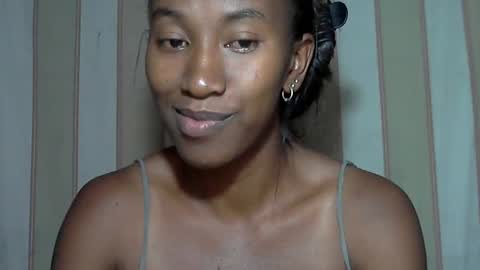 Snapshot of minouch211907 chatting on February 26, 8:44 pm minouch211907 online show from February 26, 8:44 pm