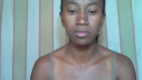 Snapshot of minouch211907 chatting on February 28, 12:20 pm minouch211907 online show from February 28, 12:20 pm