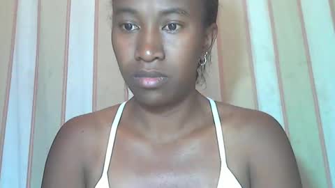 Snapshot of minouch211907 chatting on September 16, 9:43 am minouch211907 online show from September 16, 9:43 am