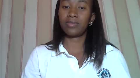 Snapshot of minouch211907 chatting on September 18, 6:37 am minouch211907 online show from September 18, 6:37 am