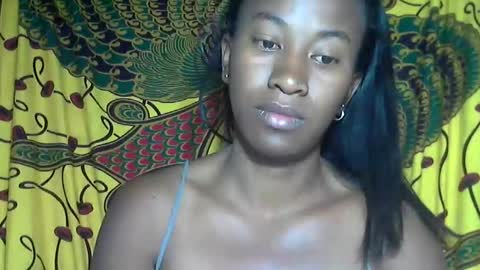 Snapshot of minouch211907 chatting on September 23, 2:36 am minouch211907 online show from September 23, 2:36 am