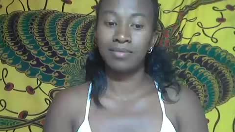 Snapshot of minouch211907 chatting on October 12, 1:10 pm minouch211907 online show from October 12, 1:10 pm